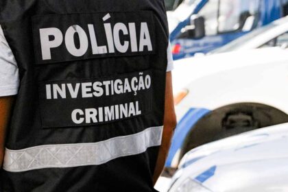 Uma operação de combate ao tráfico de droga no Algarve juntou a PSP e a GNR, tendo sido detidas 10 pessoas nos concelhos de Portimão, Lagoa, Silves e Lagos.