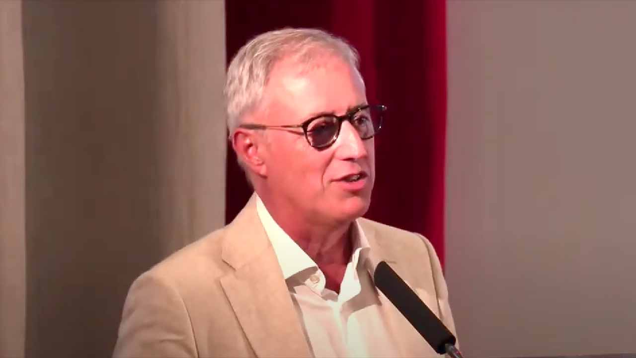 Um especialista em recursos hídricos alertou ontem em Lagos, que os privados têm de pagar a sua parte das medidas contra a seca no Algarve, sem esperar que o Estado assuma todos os custos.