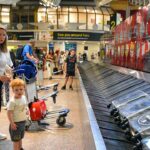 Seis malas transparentes com com água começaram hoje a rolar no Aeroporto de Faro, para sensibilizar os turistas para a seca no Algarve.
