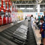 Seis malas transparentes com com água começaram hoje a rolar no Aeroporto de Faro, para sensibilizar os turistas para a seca no Algarve.