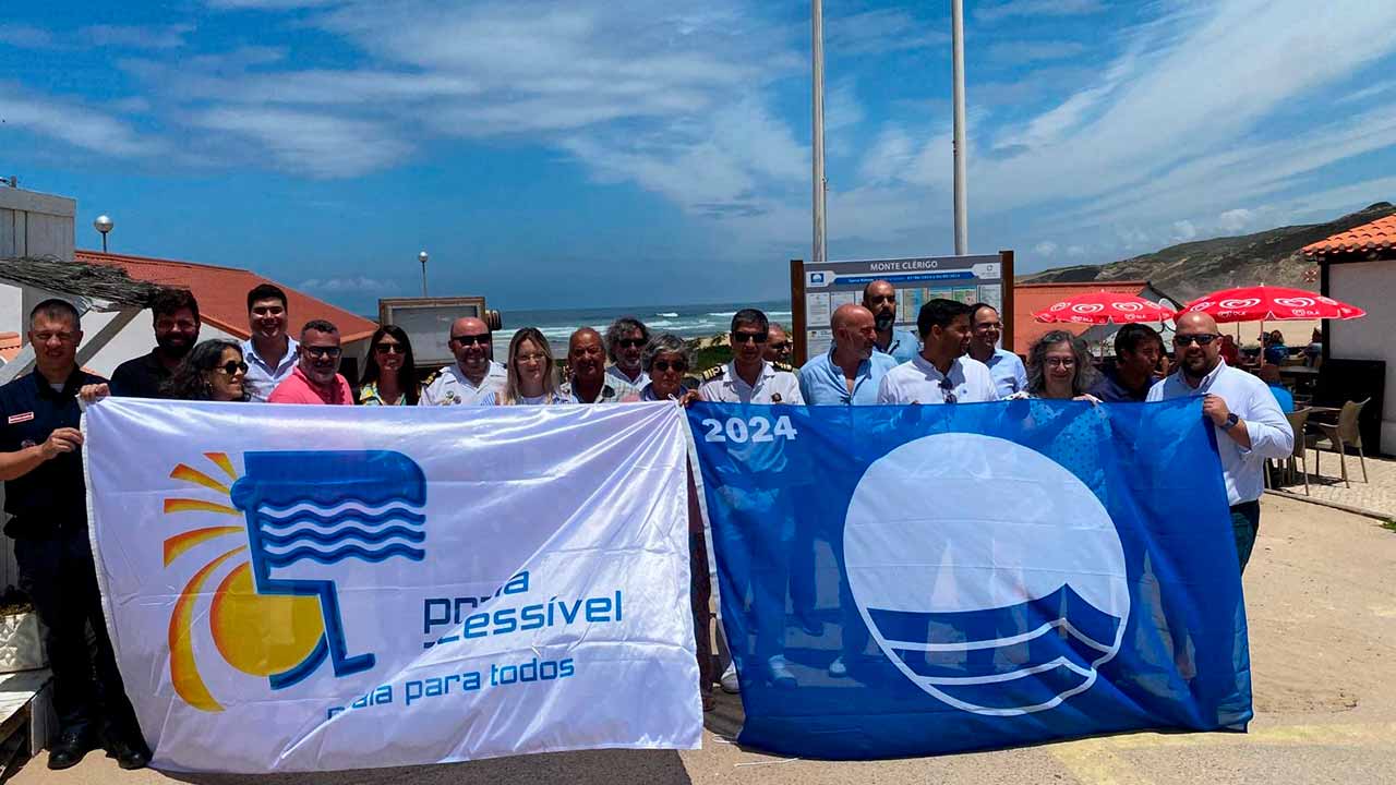As praias da Arrifana, Odeceixe-Mar, Monte Clérigo e Amoreira, em Aljezur, já contam com a Bandeira Azul hasteada, comprovando a qualidade das suas águas e infraestruturas.
