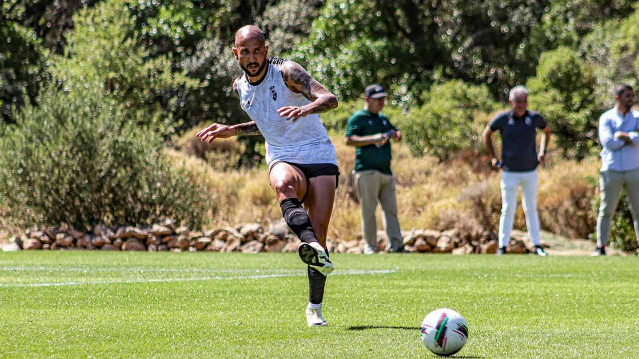 O Farense, da I Liga de futebol, venceu hoje por 1-0 o Marítimo, da II Liga, em jogo particular disputado à porta fechada na academia da formação algarvia, em São Brás de Alportel.