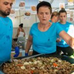 Já está a decorrer no Largo de São Francisco, em Faro, mais uma Festa da Ria Formosa, organizada pela VIVMAR - Associação de Viveiristas e Mariscadores da Ria Formosa.