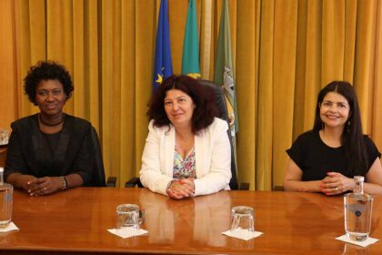 O executivo de Vila do Bispo recebeu a visita de Josefina Kosta, cônsul-geral da Guiné-Bissau no Algarve, para se debaterem formas de cooperação institucional.