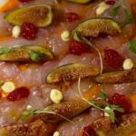 O Marina com Noélia, em Olhão, oferece uma nova experiência gastronómica inspirada nos afamados pratos algarvios e ingredientes regionais.