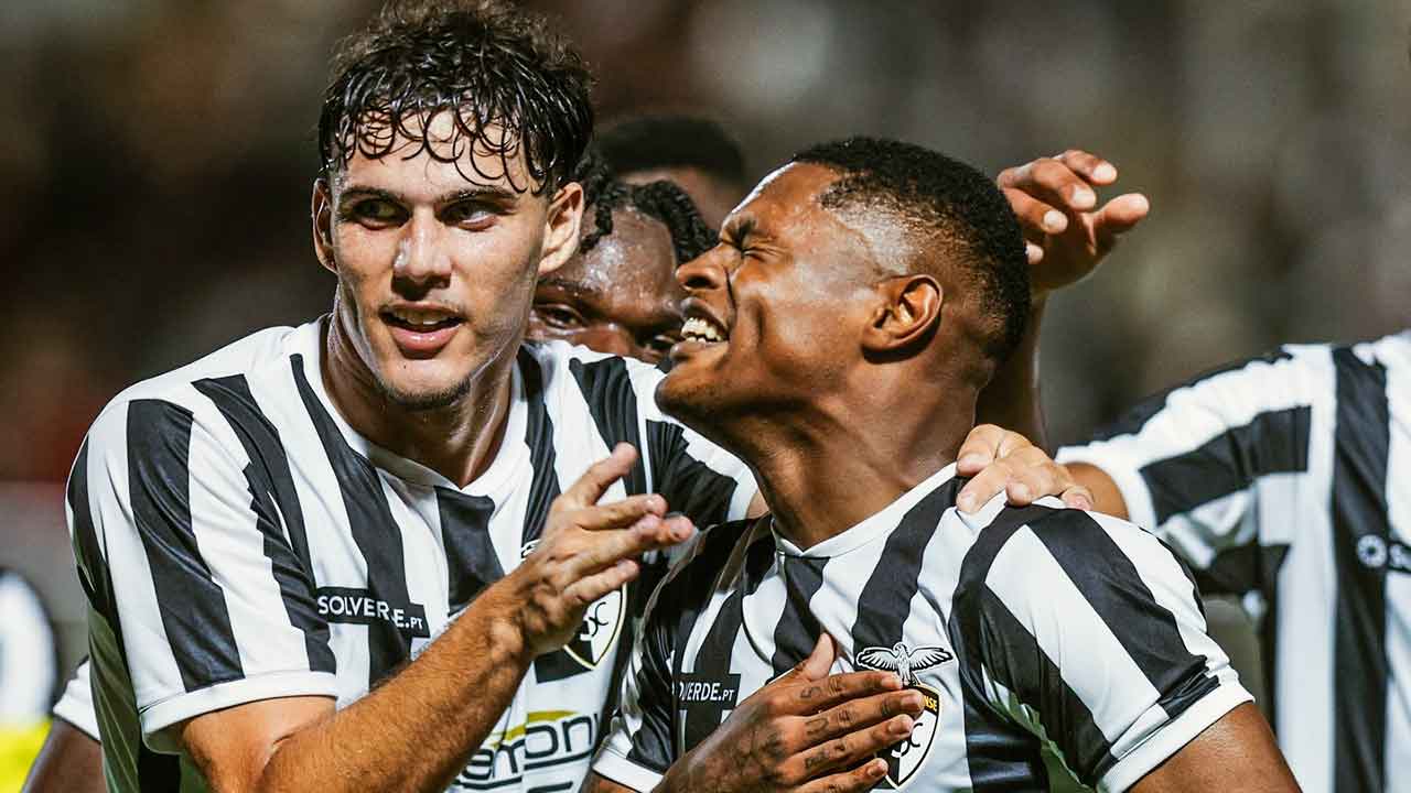 Portimonense, recém-despromovido à II Liga de futebol, bateu ontem por 1-0, com golo nos descontos, os sauditas do Al Nassr, orientados por Luís Castro, em jogo particular disputado no Estádio Municipal de Portimão.
