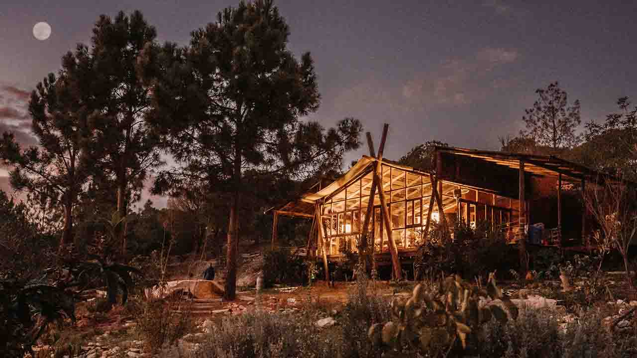 A Quinta Alma, em Aljezur, permite desconectar da realidade, criar uma ligação única à natureza e investir no crescimento pessoal.