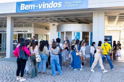 Terminada a primeira fase de candidaturas ao ensino superior, 58.641 estudantes apresentaram a sua intenção, de acordo com a Direção-Geral do Ensino Superior, um número inferior ao ano passado.
