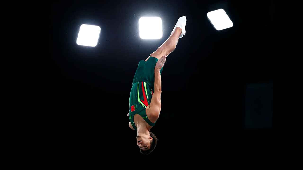 Gabriel Albuquerque estreou-se em Jogos Olímpicos com o melhor resultado de sempre de Portugal nos trampolins, com o jovem ginasta a ser quinto após uma rotina improvisada em pleno voo.