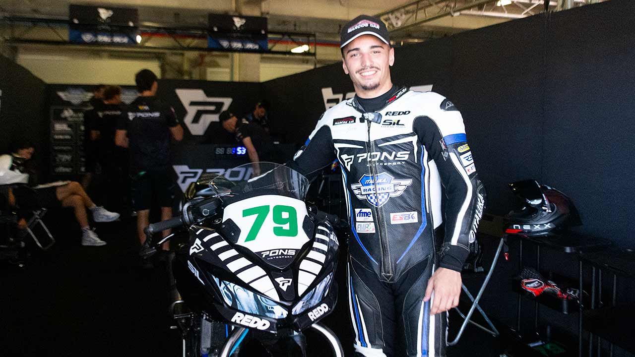 Dinis Borges, que lidera o campeonato português, e Tomás Alonso, segundo no campeonato espanhol, ambos escolhidos pela Federação Nacional de Motociclismo para representar Portugal, compõem a tríade lusa que vai participar na ronda portuguesa do mundial Supersport 300.