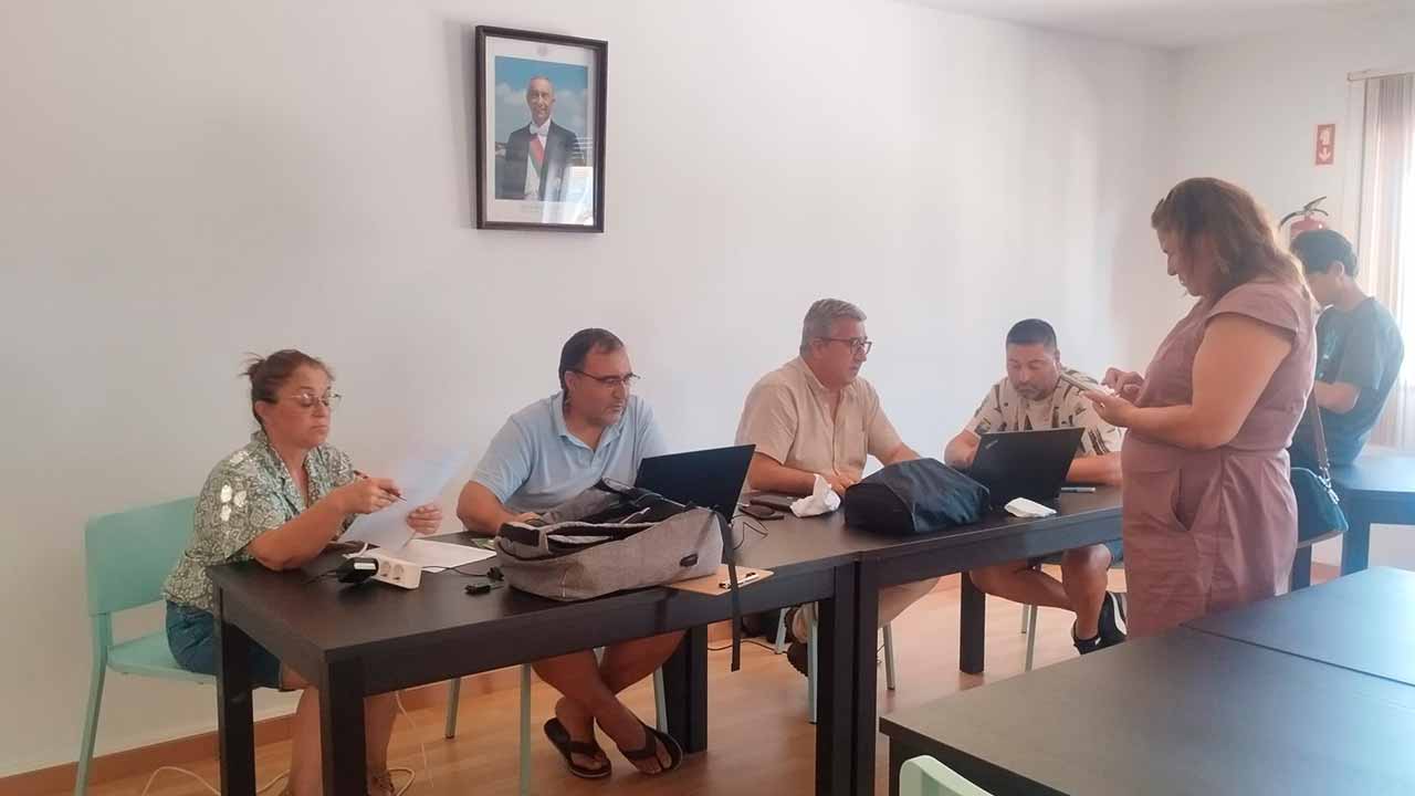 Corresponde um apoio total previsto de 1.112.274 euros, o Algarve apresentou 250 candidaturas à intervenção do PEPAC, o que traduz uma forte adesão dos apicultores.