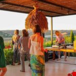 Nas margens do rio Arade, o Arvad oferece provas de vinho premium, sunset sessions e experiências de enoturismo.