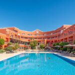 O hotel de quatro estrelas, alvo de uma renovação de três milhões de euros, está repleto de novidades, desde os quartos ao spa e ao restaurante.