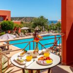 O hotel de quatro estrelas, alvo de uma renovação de três milhões de euros, está repleto de novidades, desde os quartos ao spa e ao restaurante.