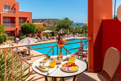 O hotel de quatro estrelas, alvo de uma renovação de três milhões de euros, está repleto de novidades, desde os quartos ao spa e ao restaurante.