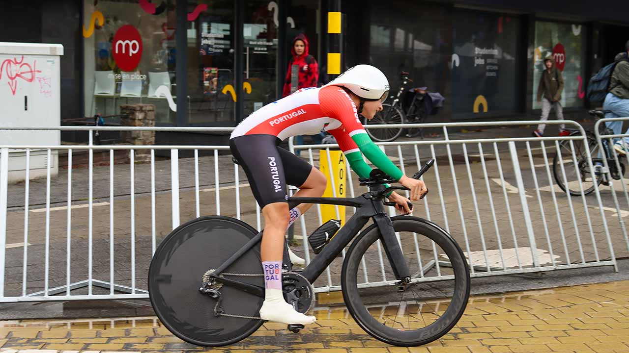 Daniela Campos conseguiu o melhor resultado da Seleção Nacional nos contrarrelógios desta manhã no Campeonato da Europa de Estrada, na Bélgica, sendo a 17.ª na prova de sub-23 femininas.