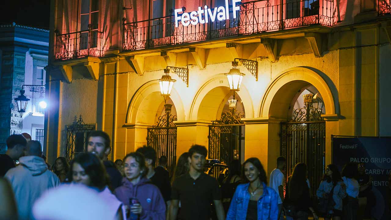 Depois de mais um sucesso, o Festival F, em Faro, anuncia a celebração da sua 10.ª edição, em 2025, com muitas novidades, incluindo um dia extra de programação.