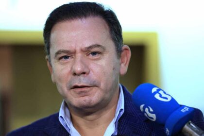 O presidente do PSD, Luís Montenegro, que foi reeleito por mais dois anos como líder dos social-democratas, prometeu «continuar o espírito reformista e transformador», vencer as autárquicas e «colaborar para a eleição» do próximo Presidente da República.