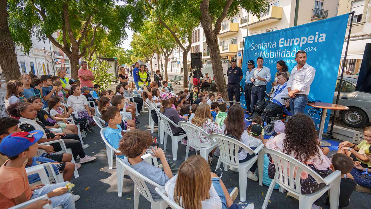 No âmbito da Semana Europeia da Mobilidade, alunos do 4.º ano de Olhão aprenderam sobre mobilidade e segurança rodoviária através de várias iniciativas.