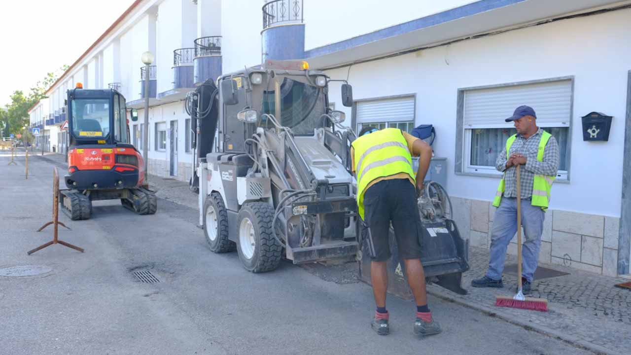 Com o objetivo de prevenir perdas, São Brás de Alportel está a renovar a rede de abastecimento de água do centro urbano, num investimento superior a 320 mil euros, financiado a 100 por cento pelo PRR.