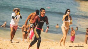 Swim Party começou na praia do Carvalho, passou pela praia do Vale de Centeanes e do Carvoeiro e terminou na praia dos Caneiros.