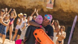 Swim Party começou na praia do Carvalho, passou pela praia do Vale de Centeanes e do Carvoeiro e terminou na praia dos Caneiros.