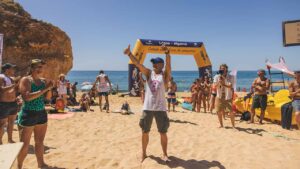 Swim Party começou na praia do Carvalho, passou pela praia do Vale de Centeanes e do Carvoeiro e terminou na praia dos Caneiros.