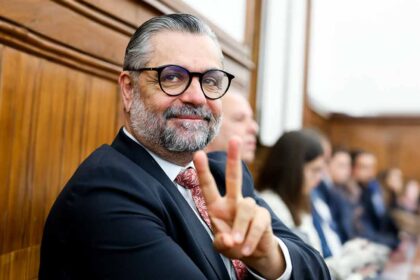 Cristóvão Norte, deputado e presidente do PSD Algarve, considera que o Orçamento do Estado (OE) para 2025 é o «melhor de sempre para o Algarve» e que vai manter «uma postura de exigência» para que os compromissos do governo sejam cumpridos.