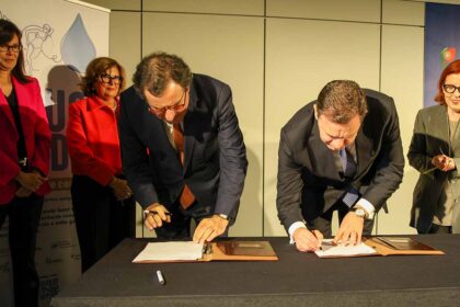 A Plataforma Água Sustentável (PAS) afirma hoje que construir a Dessalinizadora do Algarve é «uma decisão ineficaz, um desperdício económico, uma obra perdulária, um prejuízo para a pesca e turismo locais» com «um elevado custo ambiental» e sobretudo «uma oportunidade perdida pelo governo».