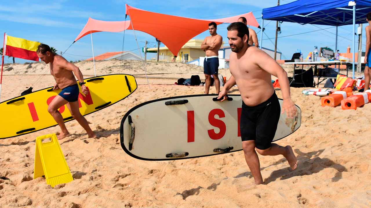 A estreia do Guardião da Ria juntou os participantes em quatro provas: 600 metros de natação, resgate do manequim, remada com prancha de salvamento e beach flag.