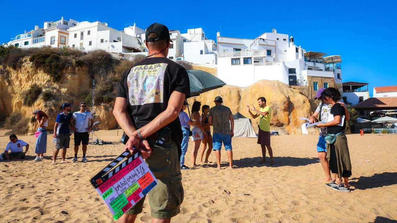 A sexta temporada da série juvenil «Morangos com Açúcar» está a ser gravada em Albufeira desde setembro, devendo terminar no final de novembro.