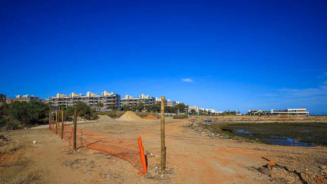 Reabilitação da zona Poente de Olhão está no terreno com duas intervenções que vão dotar a cidade de novos espaços de fruição à beira da Ria Formosa.