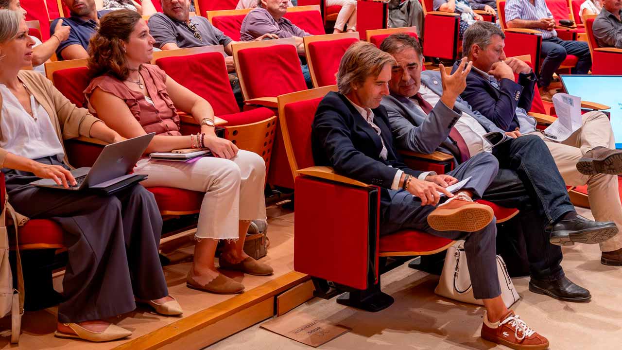 A CCDR Algarve apresentou a Plataforma de Avisos de Rega, sistema que pretende promover um sistema de rega sustentável e inteligente, garantindo uma redução das perdas de água por escorrência e percolação.