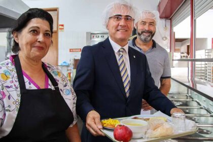 O número de refeições servidas nas escolas de Vila Real de Santo António aumentaram 90 por cento face ao ano letivo anterior, com uma média de 1.700 refeições diárias.