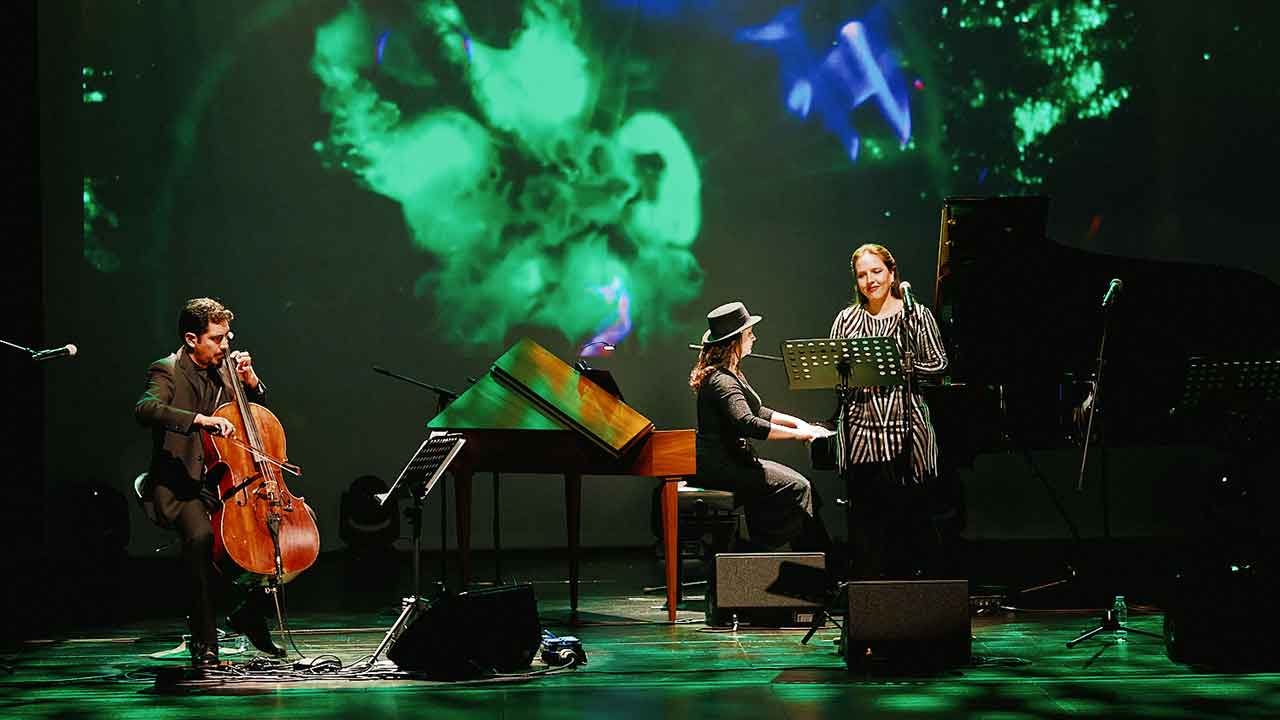 A banda Svetlana Bakushina Fusion Project apresenta o álbum «Algarvia» no Auditório Carlos do Carmo, Lagoa, no dia 2 de novembro.