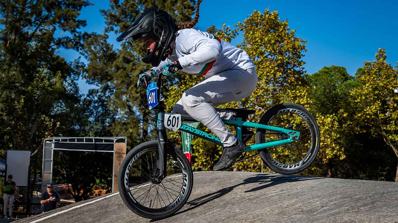 Renato da Silva (Team BMX Quarteira) e Rita Xufre (Núcleo Bicross de Setúbal/knowledge inside) são os vencedores da Taça de Portugal de BMX Race 2024, em Portimão.