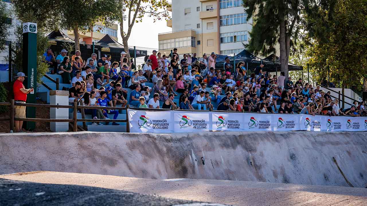 Renato da Silva (Team BMX Quarteira) e Rita Xufre (Núcleo Bicross de Setúbal/knowledge inside) são os vencedores da Taça de Portugal de BMX Race 2024, em Portimão.