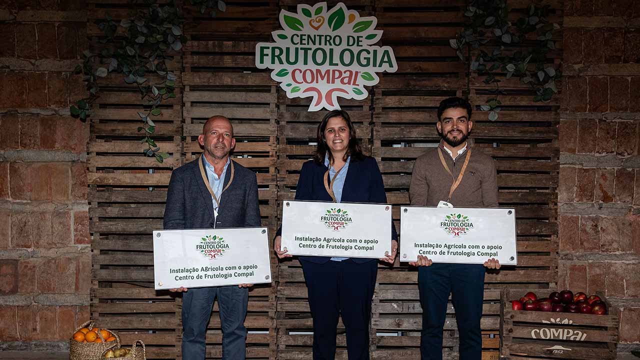 Bruno de Jesus, 29 anos, produtor de citrinos em Tavira, foi um dos vencedores da bolsa da Academia do Centro de Frutologia Compal, tendo recebido 20 mil euros.