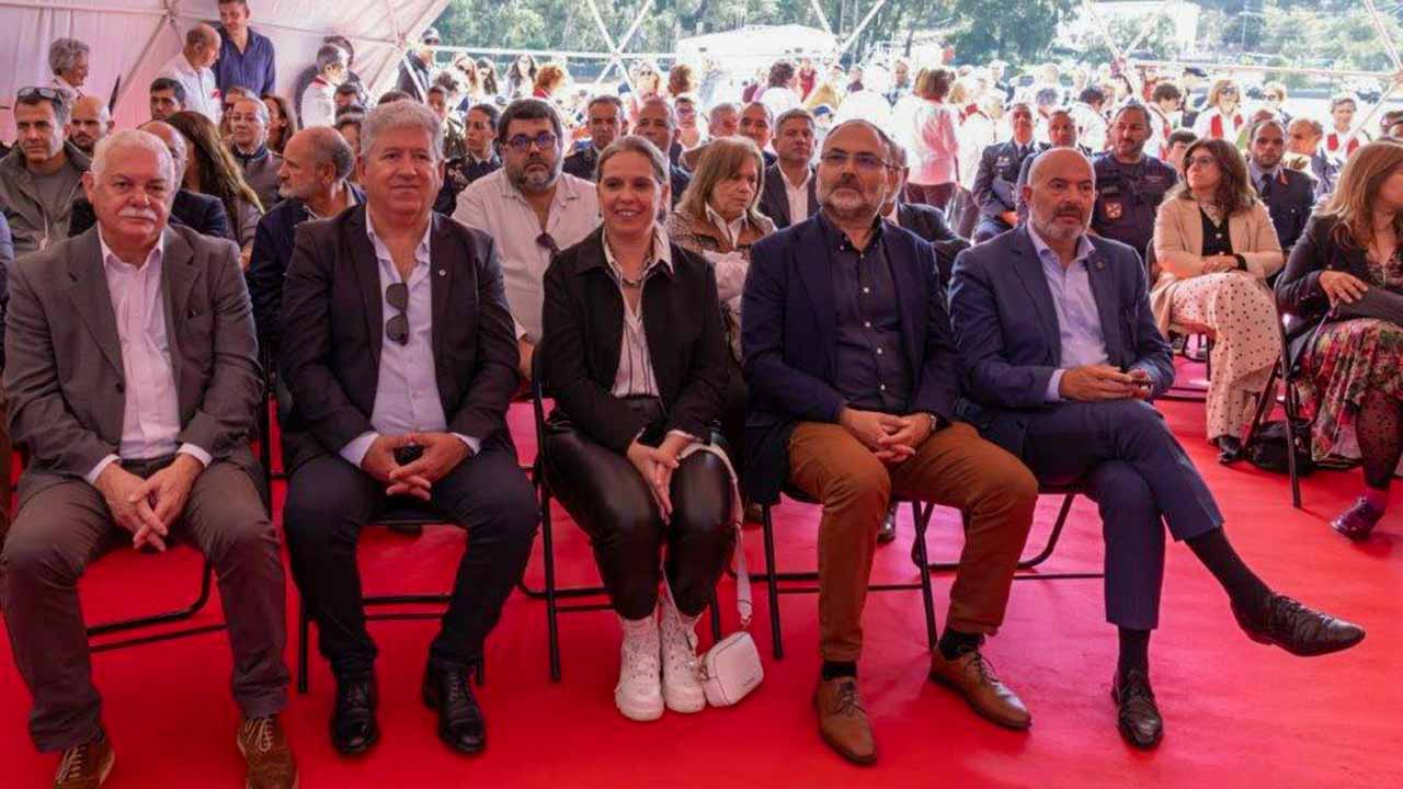 O novo Centro de Meios Aéreos de Monchique é um exemplo «da política de coesão e de cooperação europeia» destacou José Apolinário durante a inauguração.