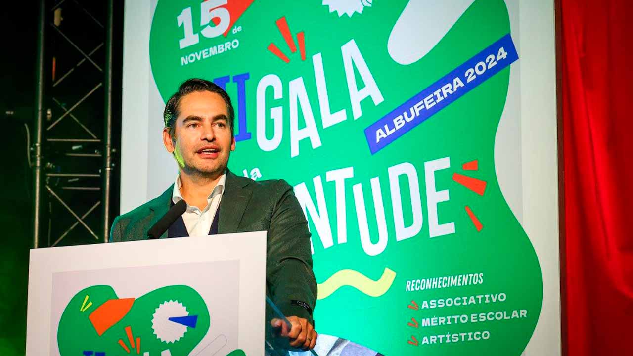 Mais de 200 jovens foram distinguidos na área artística, associativa e académica na II Gala da Juventude de Albufeira, momento em que foram reveladas duas novidades neste âmbito.