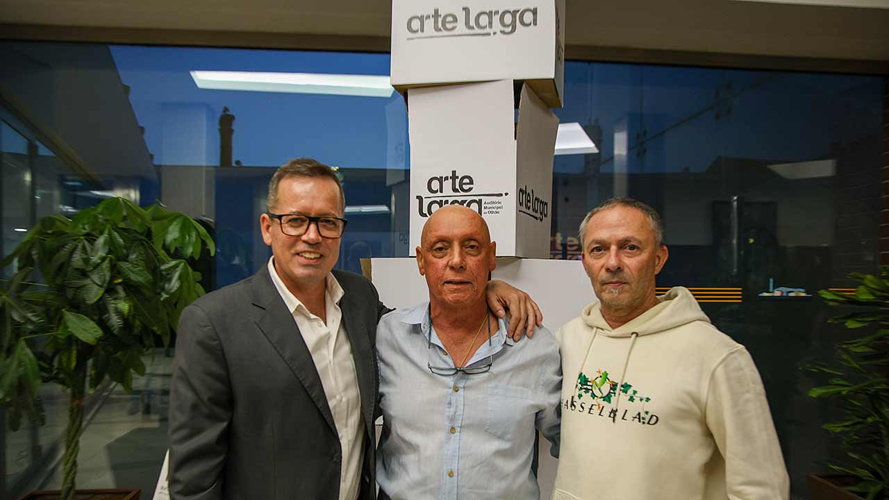O festival Arte Larga apresentou uma série limitada de 12 fotografias inéditas, em formato postal, de Luís Torres, fotógrafo de Olhão.