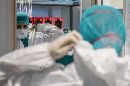 Meia centena de médicos ucranianos, sobretudo mulheres, fugiram da guerra e procuraram refúgio em Portugal, onde esperavam poder exercer.
