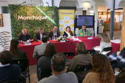 O mês de novembro é marcado pelo regresso do Renature Monchique, sendo que até fevereiro a GEOTA e a Ryanair querem alcançar as 500 árvores plantadas.