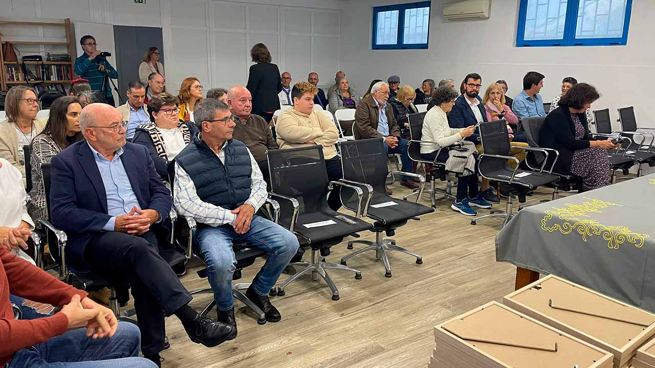 Os 25 anos da elevação de Ferragudo a vila foram assinalados no dia 1 de novembro, tendo Luís Alberto, presidente da Junta de Freguesia, dado nota das necessidades atuais da localidade.