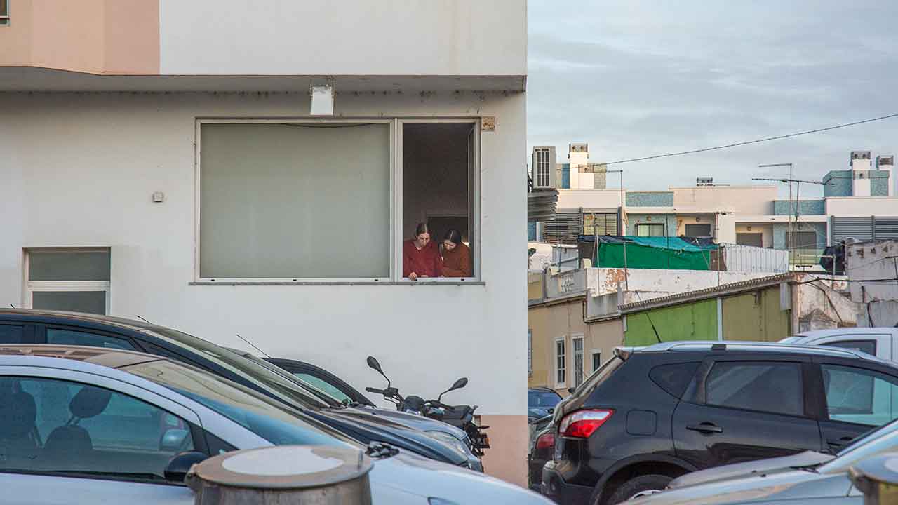 Portugal tem uma das maiores crises habitacionais da Europa, apresentando a pior relação entre rendimentos e preços da habitação desde que há dados.