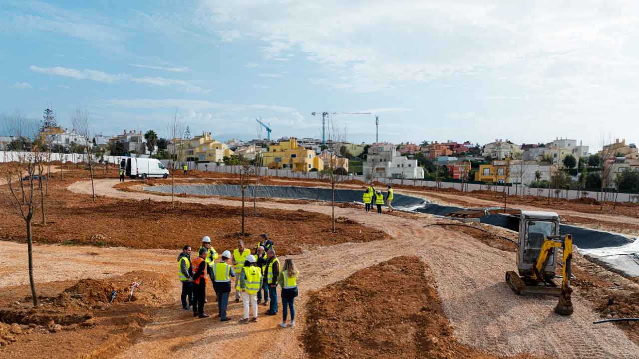 A Câmara Municipal de Lagoa organizou uma visita às obras em curso no concelho, com a presença dos deputados da Assembleia Municipal, no dia 18 de dezembro.