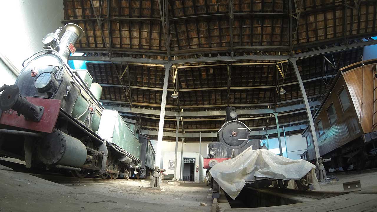 A CDU alerta para o contínuo abandono e degradação da antiga cocheira de locomotivas do Terminal Ferroviário de Lagos.