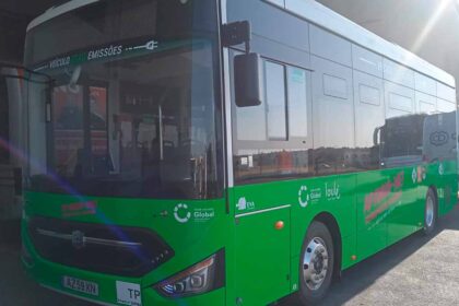 Os transportes públicos «APANHA-ME!» em Loulé deram um passo significativo para a descarbonização ao substituírem 40 por cento da frota por viaturas elétricas.