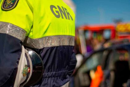 «O melhor presente é estar presente» é o nome da campanha de segurança rodoviária que arrancou hoje e que vai levar a PSP e a GNR a reforçarem a fiscalização nas estradas.
