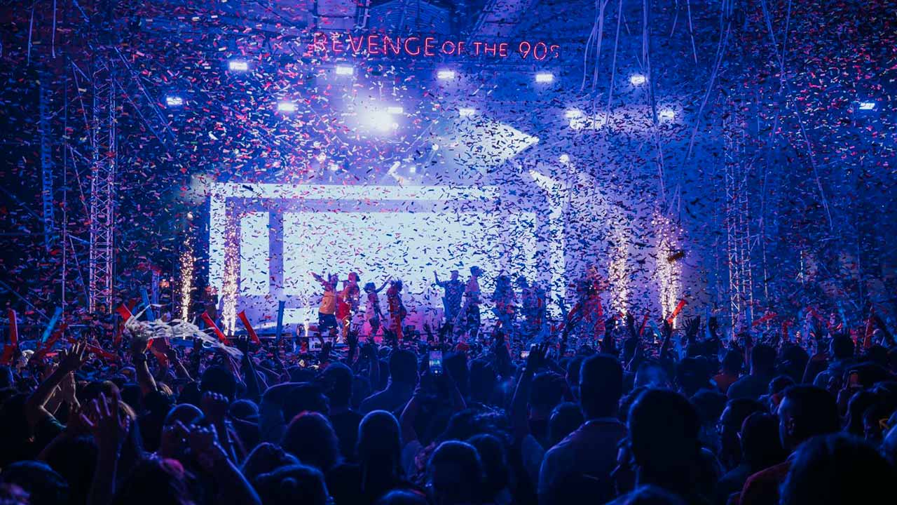 A cidade centenária de Portimão organizou um programa de passagem de ano com três noites cheias de música e o tradicional fogo de artifício.